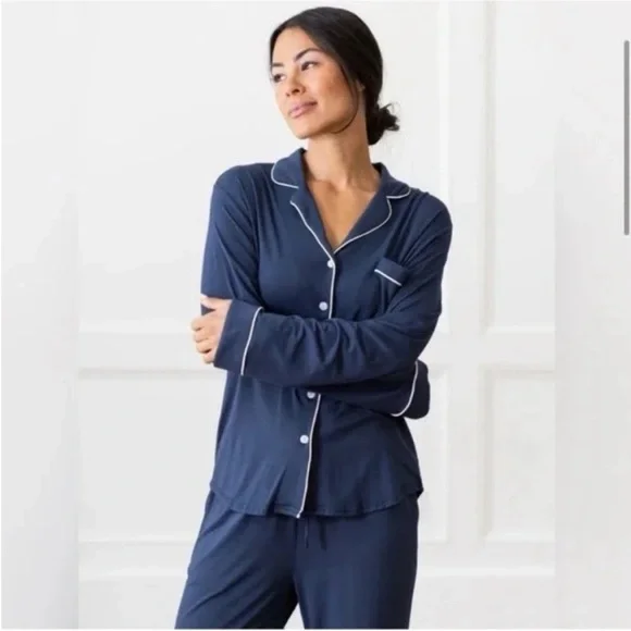 Cozy Earth Pajama Top & Pants Matching Two Piece Set in Navy XS - Picture 2 of 10